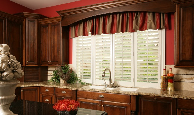 Dallas kitchen shutter and cornice valance